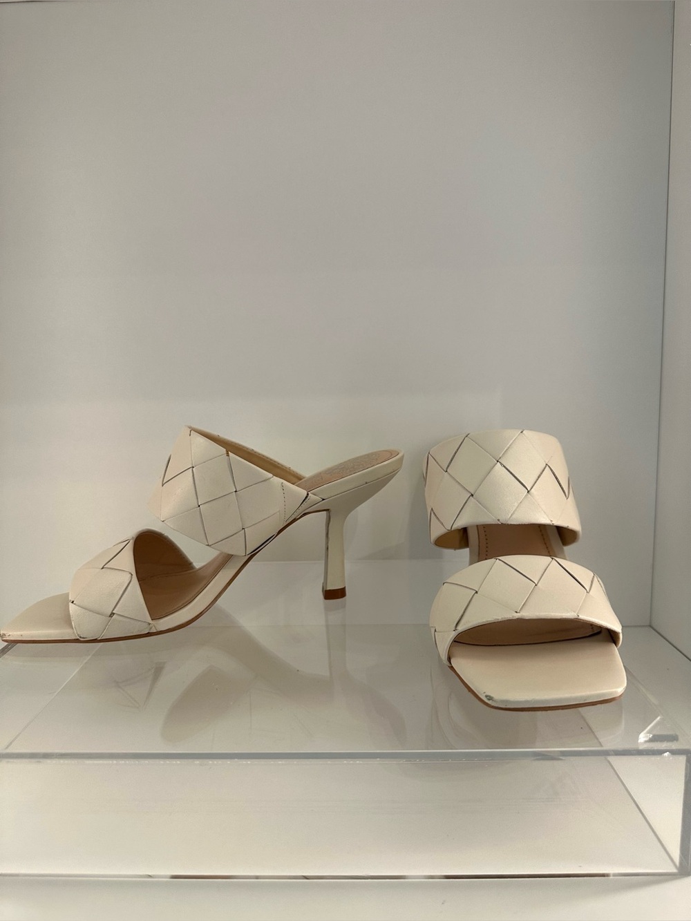 Vince Camuto Candiala Sandal Heels Womens Bone Napa Beige Leather. Size 7M - Picture 4 of 12